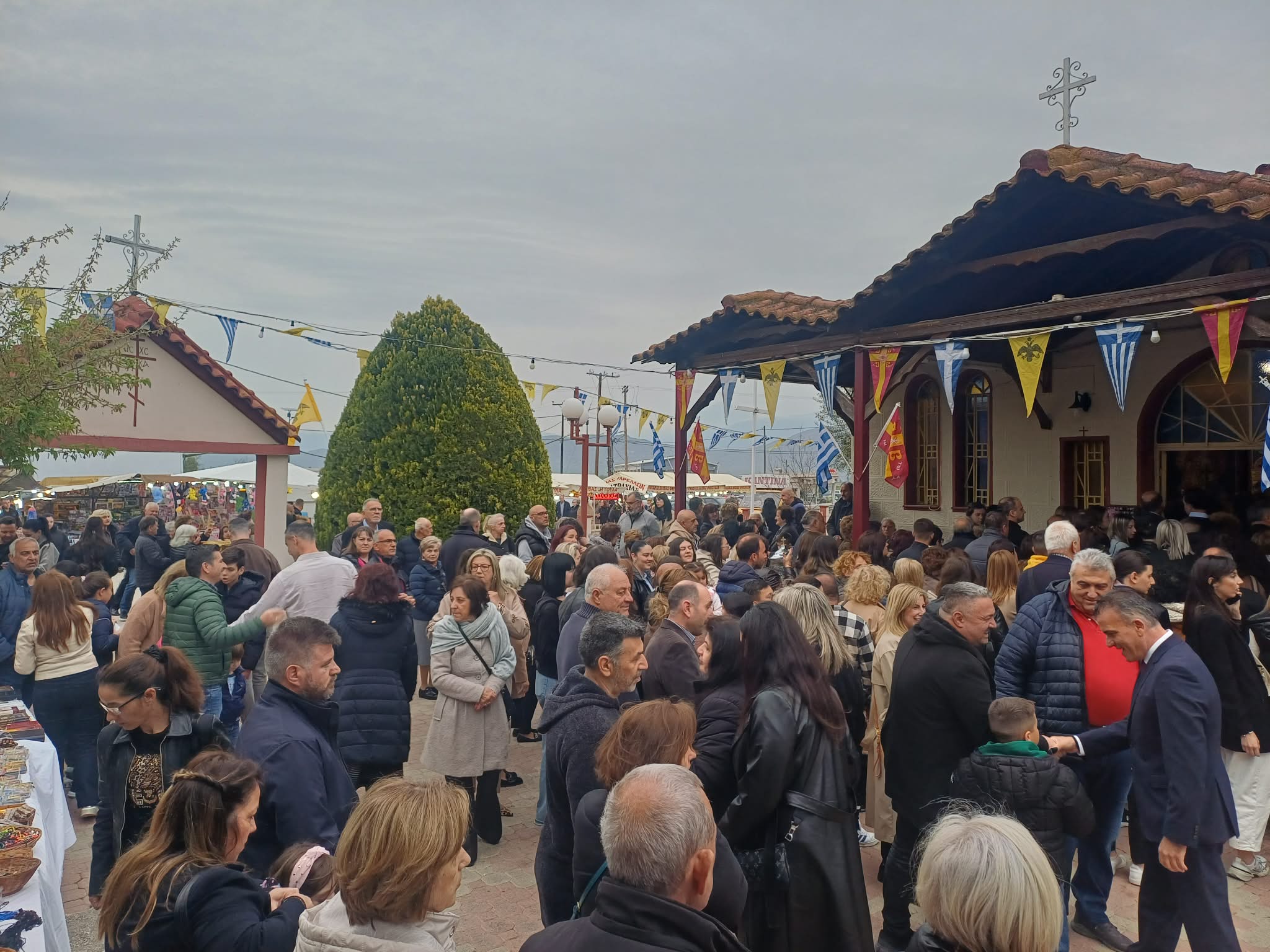 Πλήθος πιστών στο Ομορφοχώρι για τους Αγίους Ραφαήλ, Νικολάου και Ειρήνης (ΦΩΤΟ-ΒΙΝΤΕΟ)