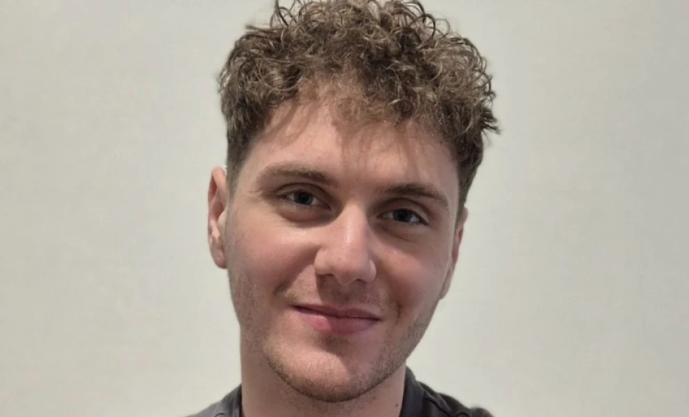 Η «Οδύσσεια» του μαθητή από τον Κάλαμο: Πήγαινε 6 χρόνια σχολείο με καΐκι- πήρε υποτροφία στη Βιοϊατρική στο Παν. Θεσσαλίας