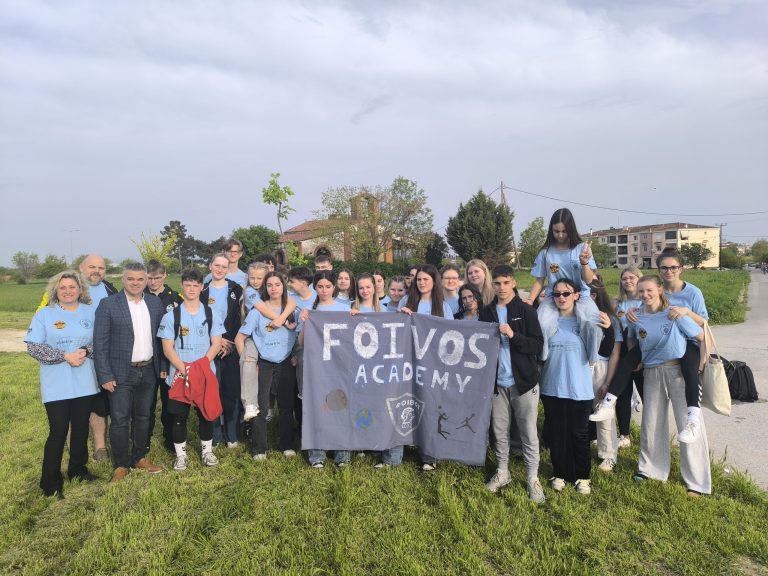 ΛΑΡΙΣΑ - Λάρισα: Νεαροί αθλητές από τη Γιάννουλη και το Σόνεμπεργκ της Γερμανίας φύτεψαν το «δένδρο της φιλίας» ΛΑΡΙΣΑ - Λάρισα: Νεαροί αθλητές από τη Γιάννουλη και το Σόνεμπεργκ της Γερμανίας φύτεψαν το «δένδρο της φιλίας»