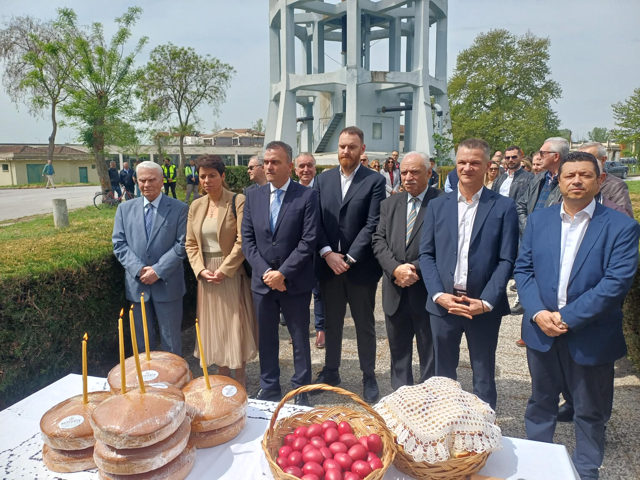 ΛΑΡΙΣΑ - Πλήθος πιστών στο λαμπρό εορτασμό της Ζωοδόχου Πηγής στη ΔΕΥΑΛ (ΦΩΤΟ+video) ΛΑΡΙΣΑ - Πλήθος πιστών στο λαμπρό εορτασμό της Ζωοδόχου Πηγής στη ΔΕΥΑΛ (ΦΩΤΟ+video)
