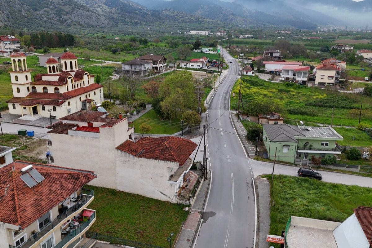 ΛΑΡΙΣΑ - Έργα οδικής ασφάλειας στην Περιφερειακή Ενότητα Λάρισας ΛΑΡΙΣΑ - Έργα οδικής ασφάλειας στην Περιφερειακή Ενότητα Λάρισας