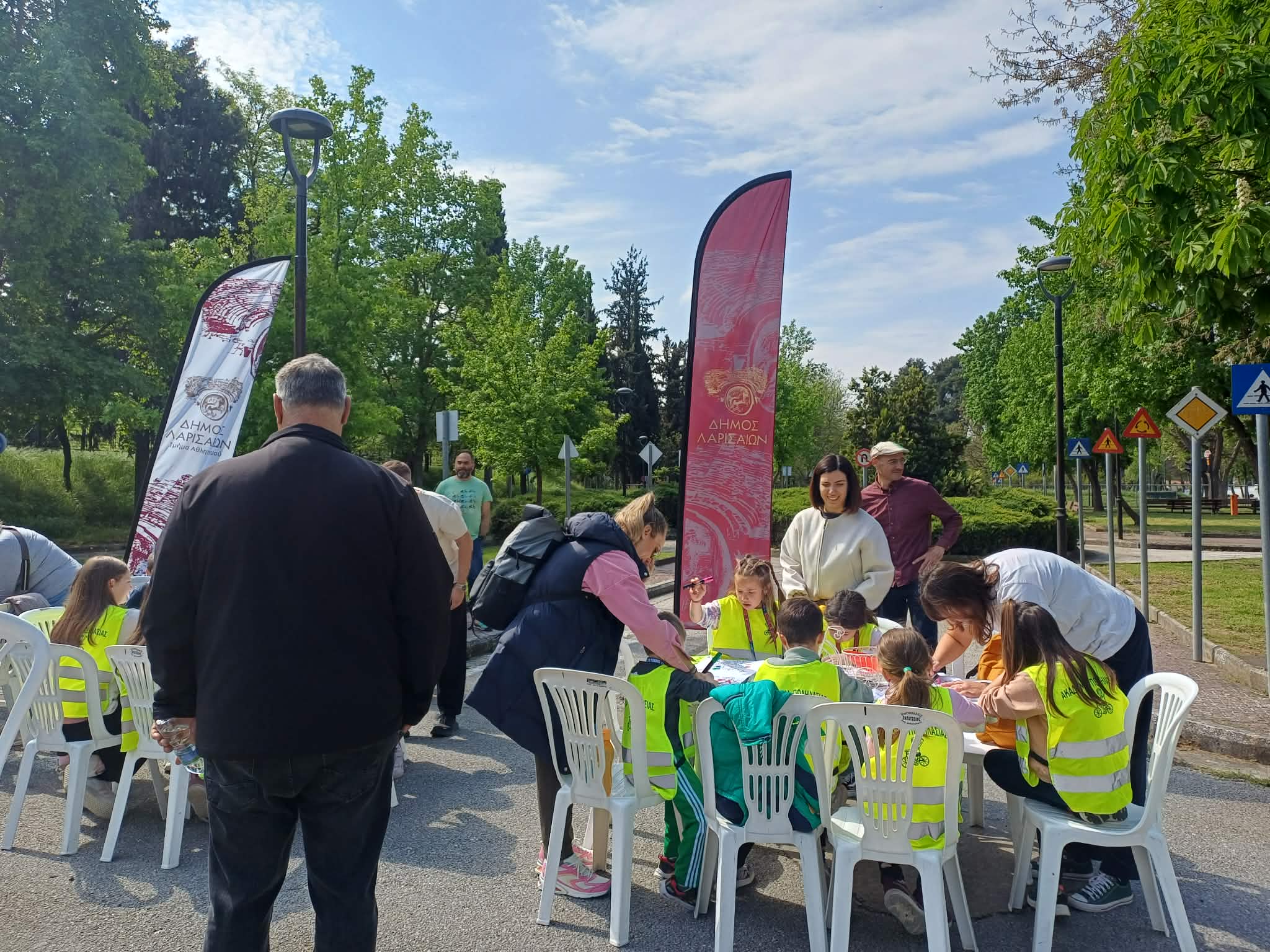 ΛΑΡΙΣΑ - Οι «Καλλιτέχνες του Ποδηλάτου» δίνουν χρώμα στο Πάρκο Κυκλοφοριακής Αγωγής (ΦΩΤΟ) ΛΑΡΙΣΑ - Οι «Καλλιτέχνες του Ποδηλάτου» δίνουν χρώμα στο Πάρκο Κυκλοφοριακής Αγωγής (ΦΩΤΟ)