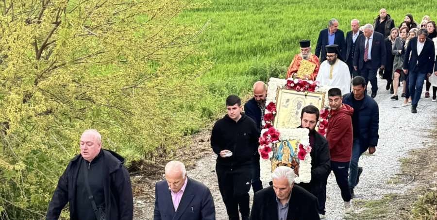 Μεγαλοπρεπής πανήγυρη στα Μύρα Λάρισας: Χιλιάδες πιστοί στην Παναγία Κριτσιλαριώτισσα (ΦΩΤΟ-ΒΙΝΤΕΟ)
