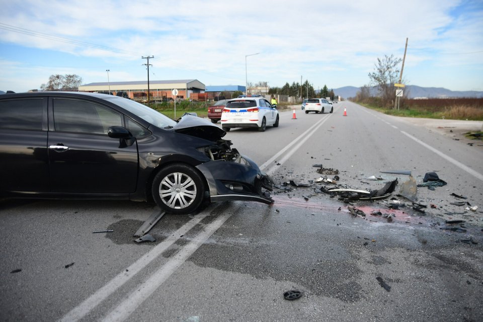 ΛΑΡΙΣΑ - Δύο τραυματίες σε τροχαίο στον Βρυότοπο ΛΑΡΙΣΑ - Δύο τραυματίες σε τροχαίο στον Βρυότοπο