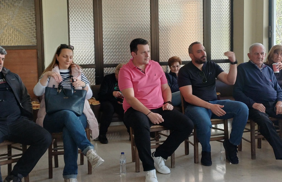 ΛΑΡΙΣΑ - Μαμάκος σε κατοίκους της Μάνδρας: Έργα αναβάθμισης αθλητικού Κέντρου και σύγχρονης παιδικής χαράς (ΦΩΤΟ) ΛΑΡΙΣΑ - Μαμάκος σε κατοίκους της Μάνδρας: Έργα αναβάθμισης αθλητικού Κέντρου και σύγχρονης παιδικής χαράς (ΦΩΤΟ)