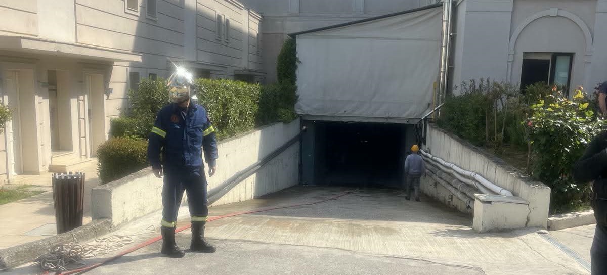 Aσκηση της Πυροσβεστικής σε γνωστό ξενοδοχείο της Λάρισας (ΦΩΤΟ)