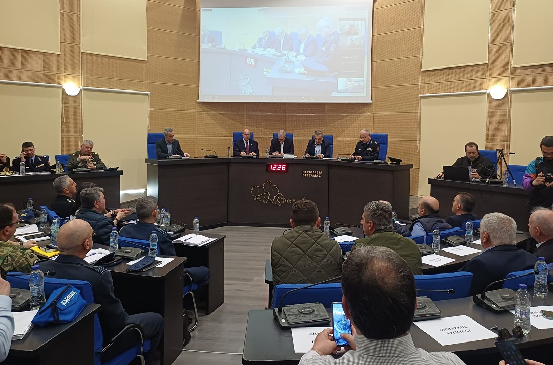Σύσκεψη στην Περιφέρεια ενόψει αντιπυρικής περιόδου παρουσία του υπουργού Κλιματικής Κρίσης Ευαγγ. Τουρνά (ΦΩΤΟ)
