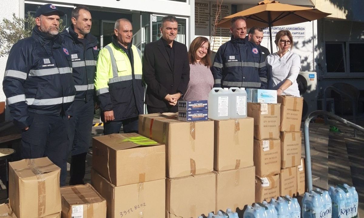 ΛΑΡΙΣΑ - Λάρισα: Η Πολιτική Προστασία προσέφερε μάσκες και αναλώσιμα στο Γενικό Νοκομείο και το Γηροκομείο ΛΑΡΙΣΑ - Λάρισα: Η Πολιτική Προστασία προσέφερε μάσκες και αναλώσιμα στο Γενικό Νοκομείο και το Γηροκομείο