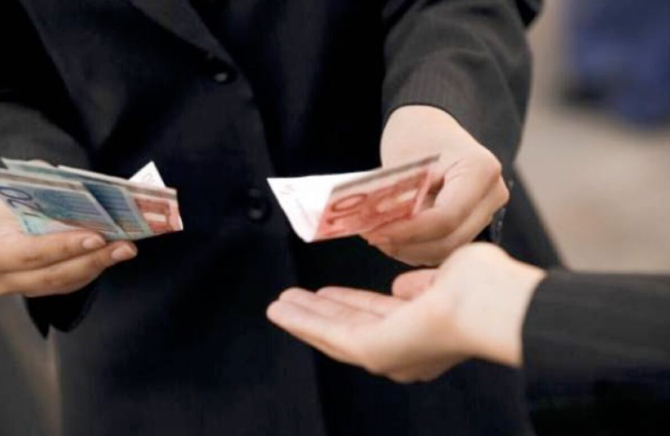 ΚΑΡΔΙΤΣΑ - Προσπάθεια εξαπάτησης επαγγελματιών στην Καρδίτσα με το πρόσχημα σχολικής εκδρομής ΚΑΡΔΙΤΣΑ - Προσπάθεια εξαπάτησης επαγγελματιών στην Καρδίτσα με το πρόσχημα σχολικής εκδρομής