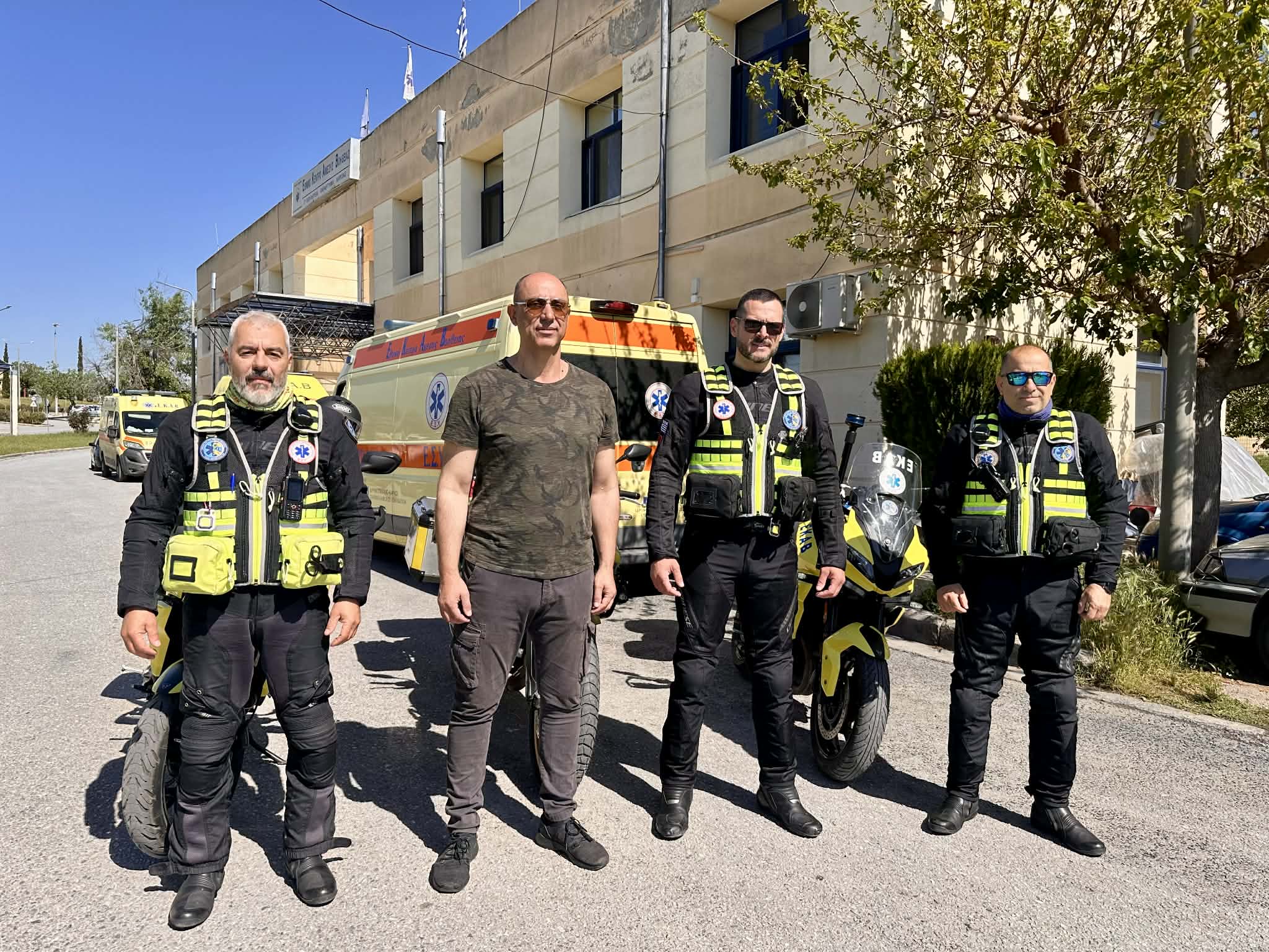 Λάρισα: Οι «ήρωες των 5 λεπτών» του ΕΚΑΒ σώζουν ζωές καθημερινά (ΦΩΤΟ-ΒΙΝΤΕΟ)