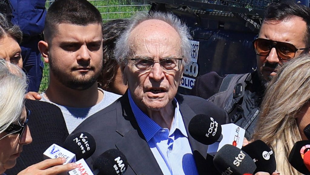 ΛΑΡΙΣΑ - Τέμπη: «Λειτουργεί με άδεια εστιατορίου» – Κωνσταντόπουλος κατά Φλωρίδη για την αίθουσα ΛΑΡΙΣΑ - Τέμπη: «Λειτουργεί με άδεια εστιατορίου» – Κωνσταντόπουλος κατά Φλωρίδη για την αίθουσα