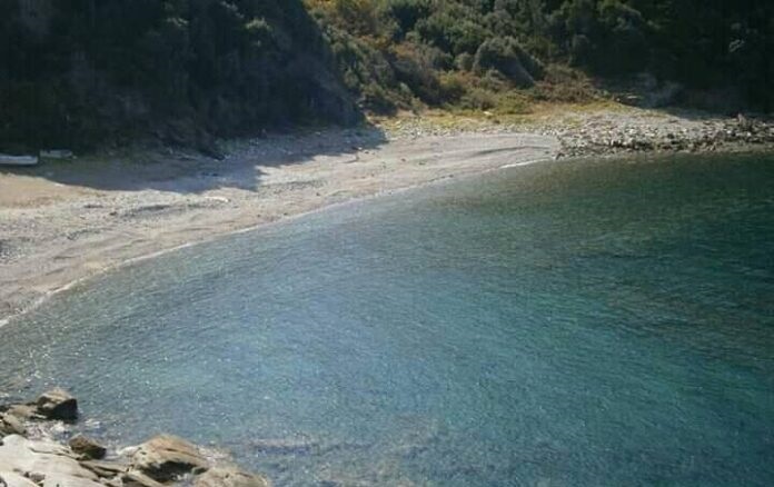 Νέα «καραβιά» 32 μεταναστών αποβιβάστηκε σε παραλία στο Νεοχώρι Πηλίου