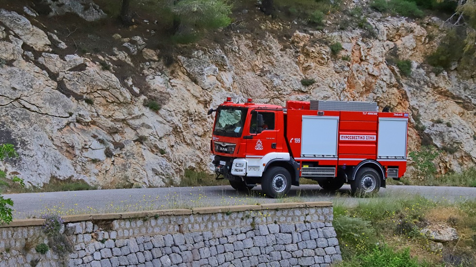 Θρίλερ στον Δομοκό με σορό σε φλεγόμενο ΙΧ