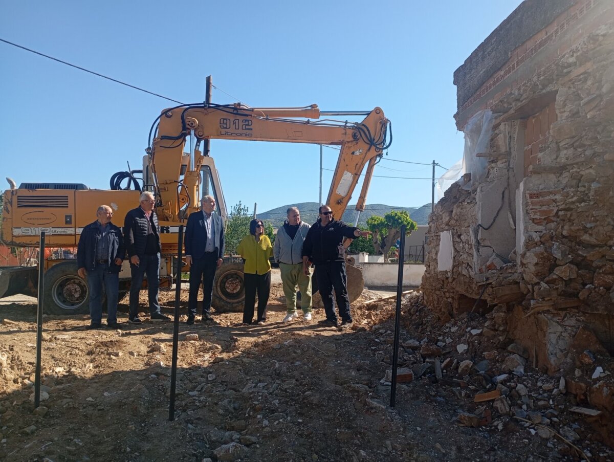 ΛΑΡΙΣΑ - Σε εξέλιξη η δεύτερη φάση κατεδαφίσεων σεισμόπληκτων κτηρίων στον Δήμο Ελασσόνας (ΦΩΤΟ) ΛΑΡΙΣΑ - Σε εξέλιξη η δεύτερη φάση κατεδαφίσεων σεισμόπληκτων κτηρίων στον Δήμο Ελασσόνας (ΦΩΤΟ)