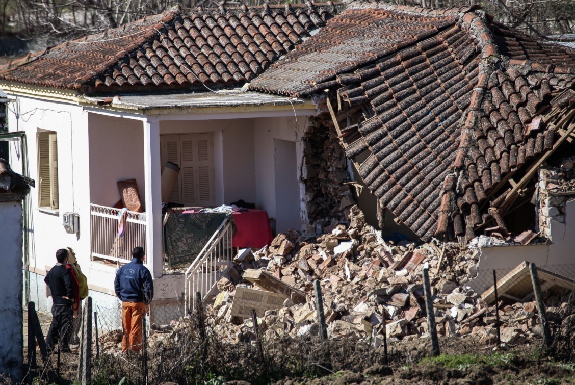 ΛΑΡΙΣΑ - Ξεκινούν οι κατεδαφίσεις σεισμόπληκτων κτηρίων και στο Δαμάσι ΛΑΡΙΣΑ - Ξεκινούν οι κατεδαφίσεις σεισμόπληκτων κτηρίων και στο Δαμάσι