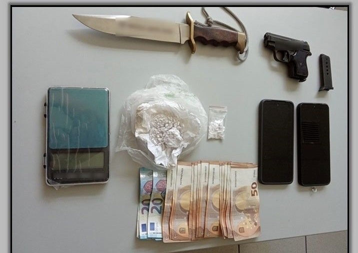 ΛΑΡΙΣΑ - Λάρισα: Σύλληψη δύο ατόμων για κατοχή κοκαΐνης (ΦΩΤΟ) ΛΑΡΙΣΑ - Λάρισα: Σύλληψη δύο ατόμων για κατοχή κοκαΐνης (ΦΩΤΟ)