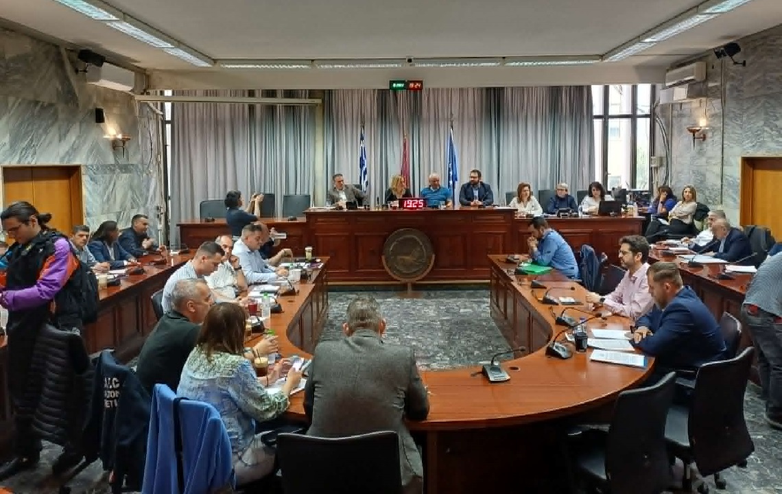 Λάρισα: Στο πάρκο των Χρωμάτων το «Δέντρο του αγώνα για Δικαιοσύνη» για το δυστύχημα των Τεμπών