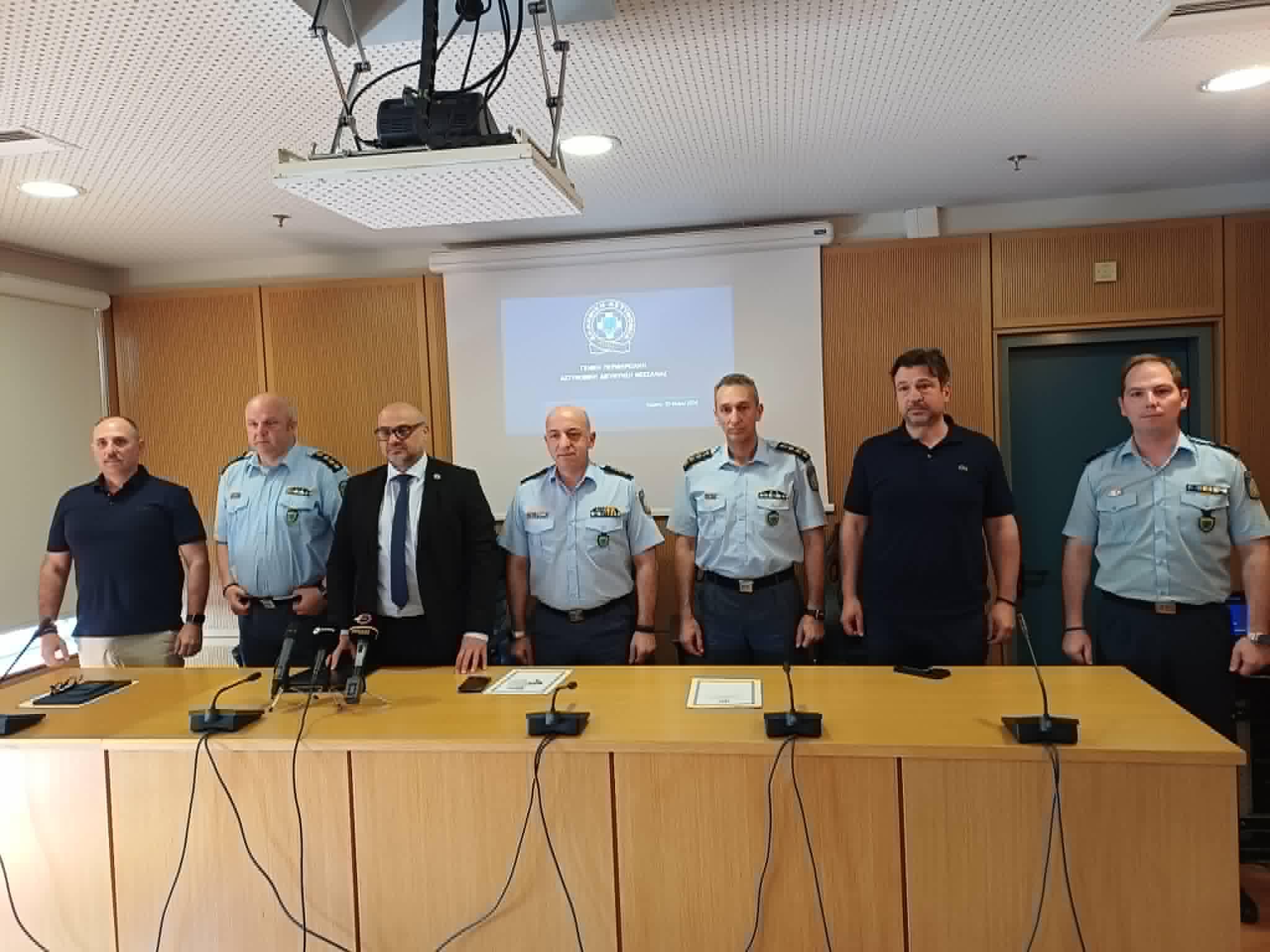 ΛΑΡΙΣΑ - Εξαρθρώθηκε κύκλωμα κλοπής χαλκού από μετασχηματιστές του ΔΕΔΔΗΕ στη Θεσσαλία - 25 συλλήψεις ΛΑΡΙΣΑ - Εξαρθρώθηκε κύκλωμα κλοπής χαλκού από μετασχηματιστές του ΔΕΔΔΗΕ στη Θεσσαλία - 25 συλλήψεις