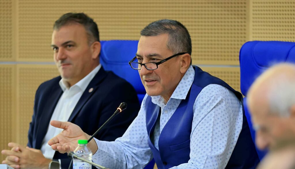 ΛΑΡΙΣΑ - Ένταξη στο ΕΣΠΑ υπαίθριου χώρου αναψυχής 11,7 στρεμ. στο λόφο του Μεζούρλου και σύνδεση Νεράιδας και Ηπειρώτικων ΛΑΡΙΣΑ - Ένταξη στο ΕΣΠΑ υπαίθριου χώρου αναψυχής 11,7 στρεμ. στο λόφο του Μεζούρλου και σύνδεση Νεράιδας και Ηπειρώτικων