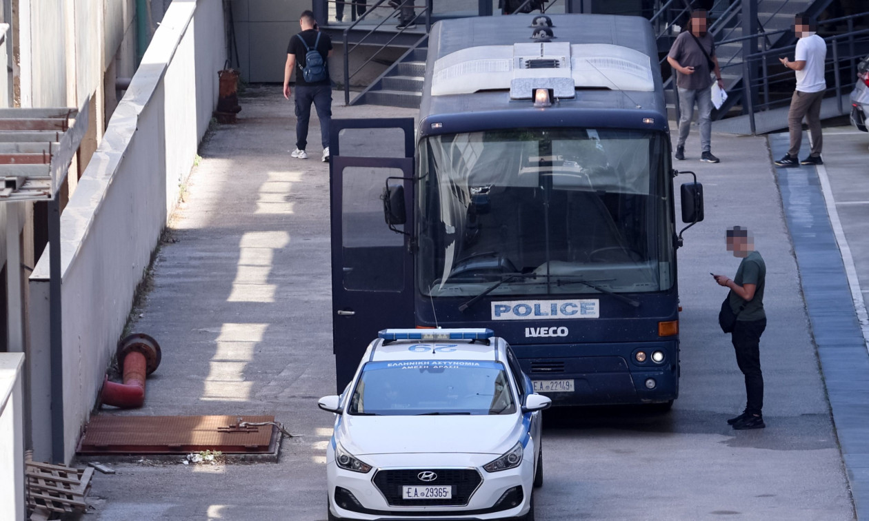ΕΛΛΑΔΑ - ΟΠΕΚΕΠΕ: Προφυλακιστέοι οι τρεις φερόμενοι εγκέφαλοι του κυκλώματος στη Βόρεια Ελλάδα ΕΛΛΑΔΑ - ΟΠΕΚΕΠΕ: Προφυλακιστέοι οι τρεις φερόμενοι εγκέφαλοι του κυκλώματος στη Βόρεια Ελλάδα