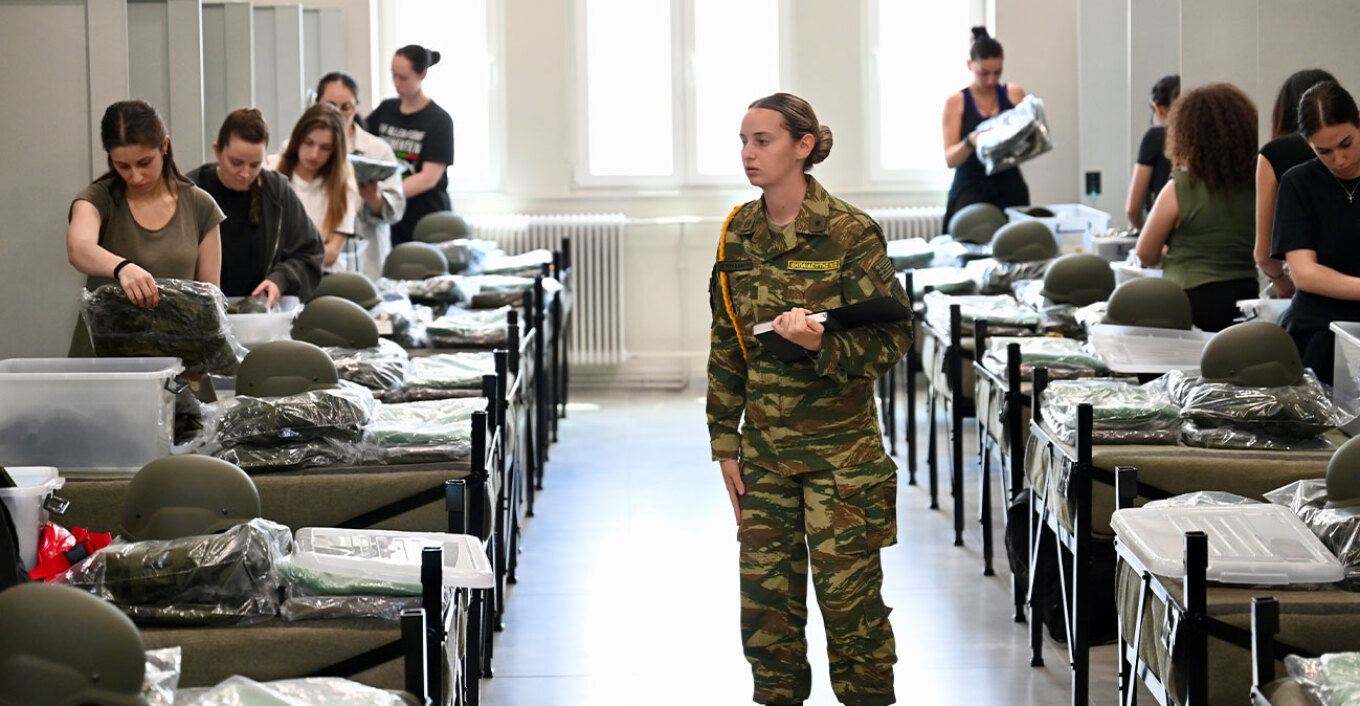 ΕΛΛΑΔΑ - Ιστορική μέρα για τις γυναίκες στις Ένοπλες Δυνάμεις: Για πρώτη φορά μπαίνουν ως εθελόντριες στον Στρατό ΕΛΛΑΔΑ - Ιστορική μέρα για τις γυναίκες στις Ένοπλες Δυνάμεις: Για πρώτη φορά μπαίνουν ως εθελόντριες στον Στρατό