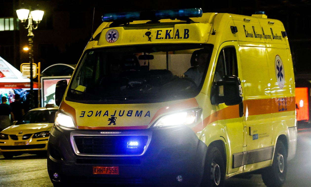 ΕΛΛΑΔΑ - Τροχαίο δυστύχημα στην Καλλιθέα: Νεκρός οδηγός μοτοσικλέτας που παρέσυρε πεζή ΕΛΛΑΔΑ - Τροχαίο δυστύχημα στην Καλλιθέα: Νεκρός οδηγός μοτοσικλέτας που παρέσυρε πεζή