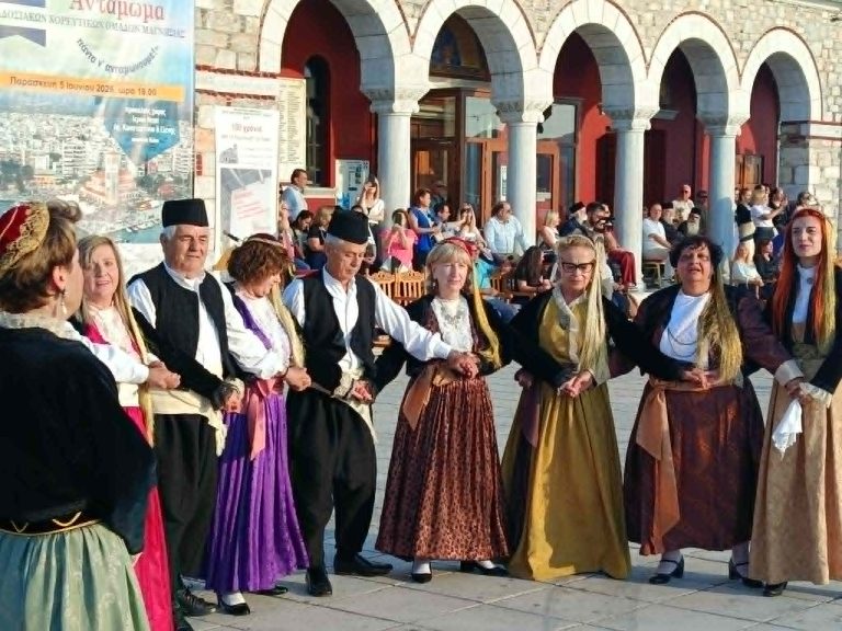 ΒΟΛΟΣ - Κέρδισε και πάλι τις εντυπώσεις το 7ο Αντάμωμα Παραδοσιακών Χορευτικών Ομάδων Μαγνησίας στον Βόλο ΒΟΛΟΣ - Κέρδισε και πάλι τις εντυπώσεις το 7ο Αντάμωμα Παραδοσιακών Χορευτικών Ομάδων Μαγνησίας στον Βόλο
