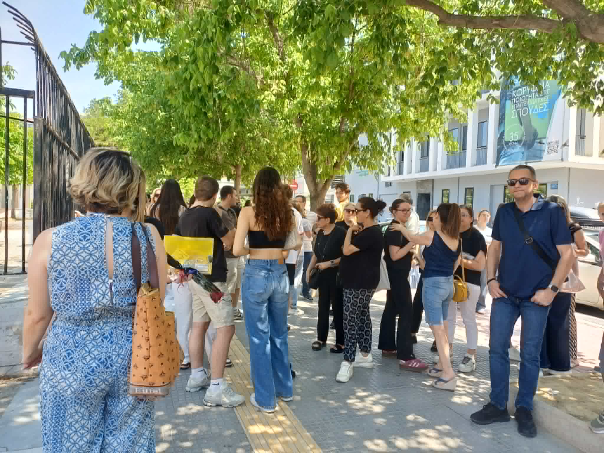 Φινάλε πανελλαδικών σήμερα για τα ΓΕΛ: Ξεκινάμε μπάνια και ξεκούραση δήλωσαν οι υποψήφιοι στη Λάρισα (ΦΩΤΟ)