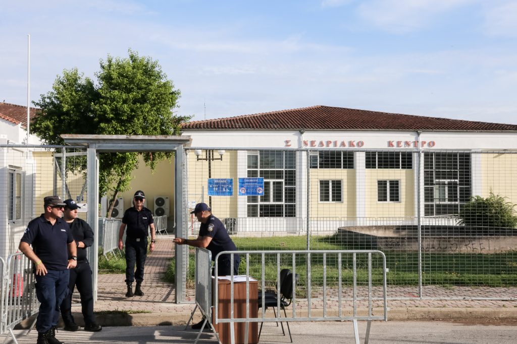 ΛΑΡΙΣΑ - Δίκη για τα Τέμπη: Δεκτή η παράσταση του Δημοσίου – Αποβάλλονται δικηγορικοί σύλλογοι και το σωματείο μηχανοδηγών ΛΑΡΙΣΑ - Δίκη για τα Τέμπη: Δεκτή η παράσταση του Δημοσίου – Αποβάλλονται δικηγορικοί σύλλογοι και το σωματείο μηχανοδηγών