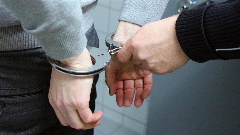 ΒΟΛΟΣ - Τρεις συλλήψεις στον Βόλο για κατοχή μικροποσοτήτων ναρκωτικών ΒΟΛΟΣ - Τρεις συλλήψεις στον Βόλο για κατοχή μικροποσοτήτων ναρκωτικών