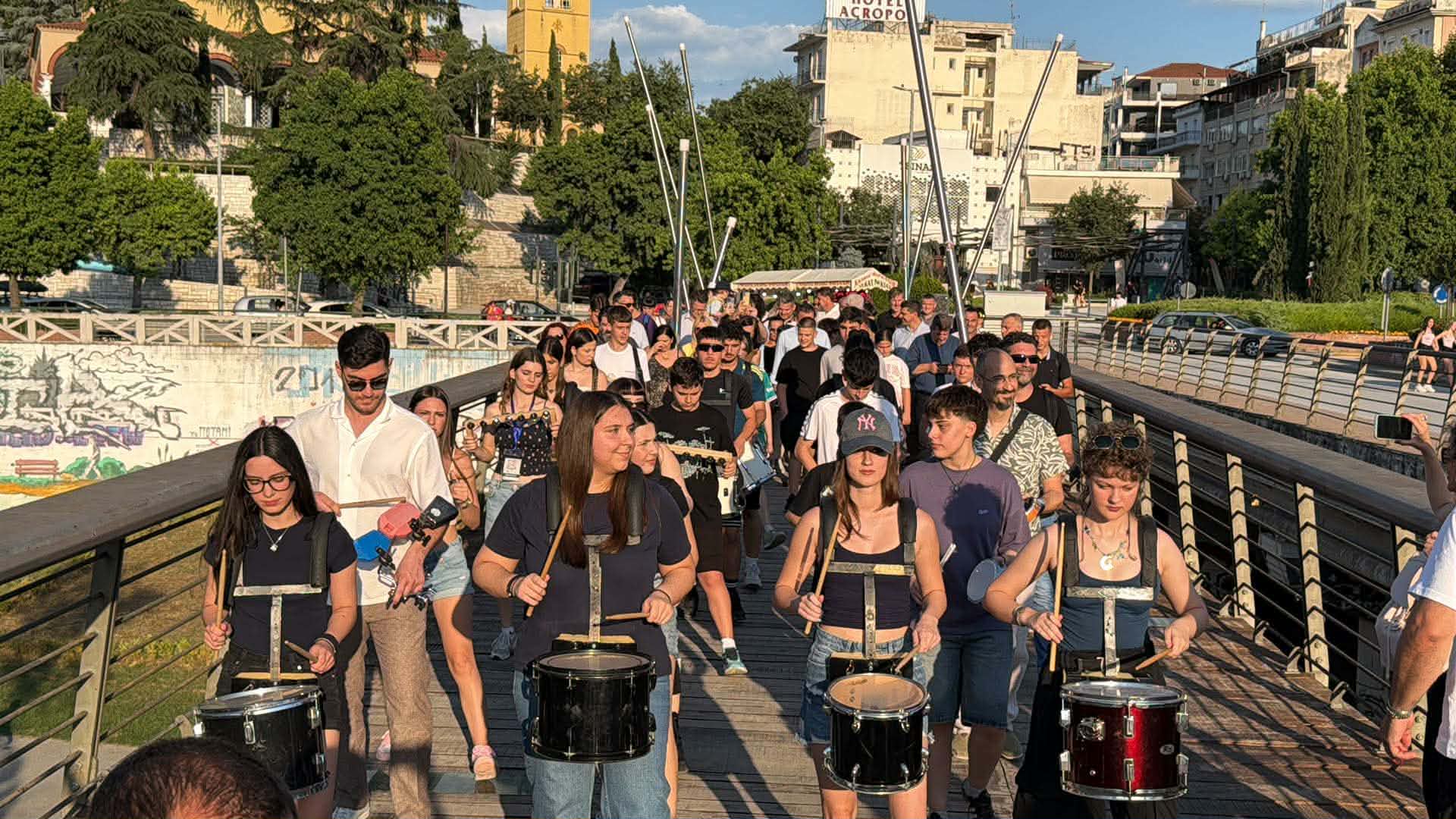 Τα τύμπανα του Μουσικού Σχολείου εδωσαν τον τόνο για την εναρξη του φεστιβάλ Πηνειού (ΦΩΤΟ+video)