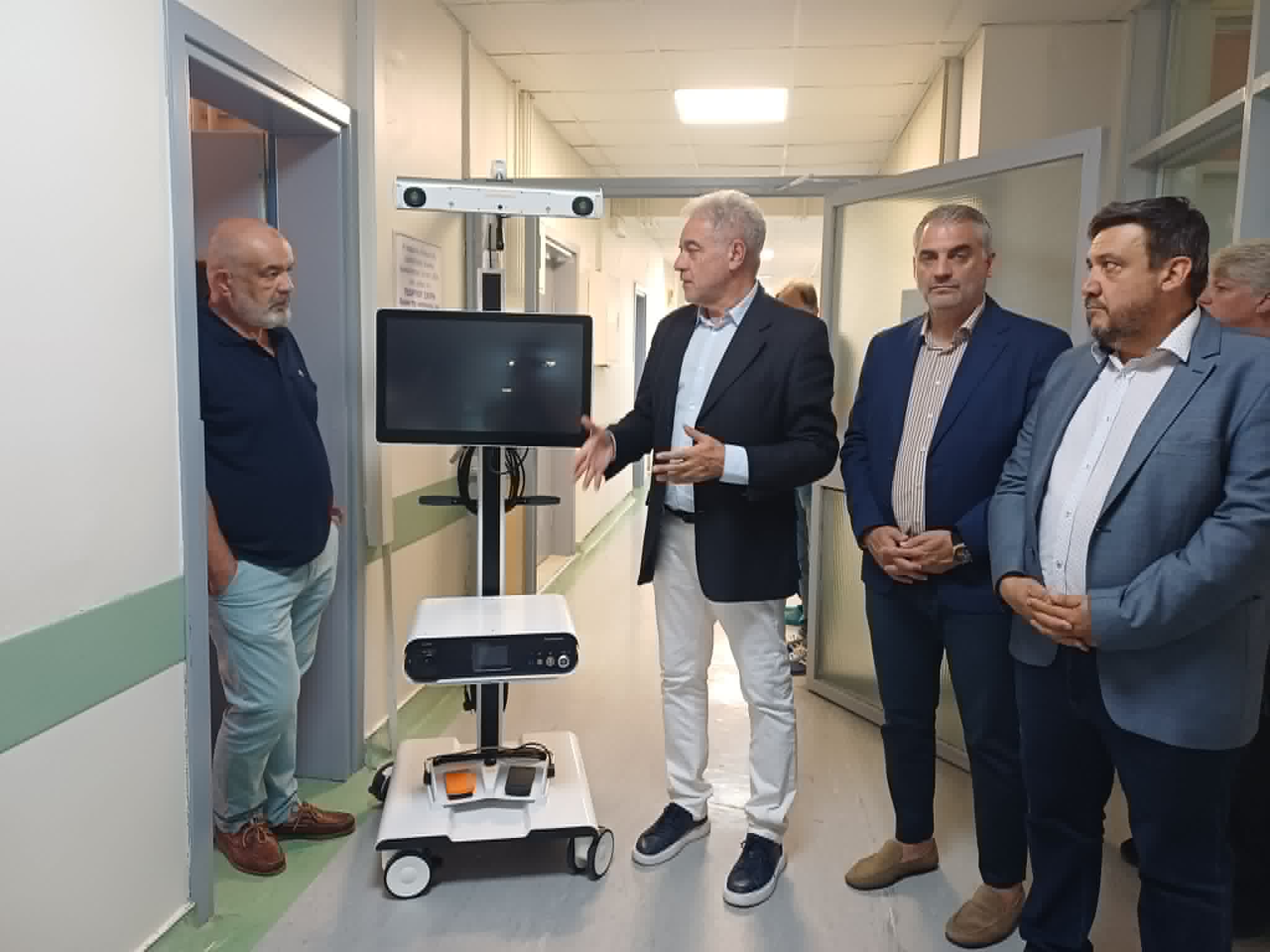 ΛΑΡΙΣΑ - Ρομπότ στο χειρουργείο με τεχνολογία αιχμής στο Γενικό Νοσοκομείο Λάρισας που πρωτοπορεί(ΦΩTO+video) ΛΑΡΙΣΑ - Ρομπότ στο χειρουργείο με τεχνολογία αιχμής στο Γενικό Νοσοκομείο Λάρισας που πρωτοπορεί(ΦΩTO+video)