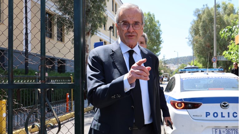 ΠΟΛΙΤΙΚΗ - Σαμαράς για Ντόρα Μπακογιάννη: 17 χρόνια από όταν έχασε από μένα την αρχηγία και δεν έχει συνέλθει ακόμη ΠΟΛΙΤΙΚΗ - Σαμαράς για Ντόρα Μπακογιάννη: 17 χρόνια από όταν έχασε από μένα την αρχηγία και δεν έχει συνέλθει ακόμη