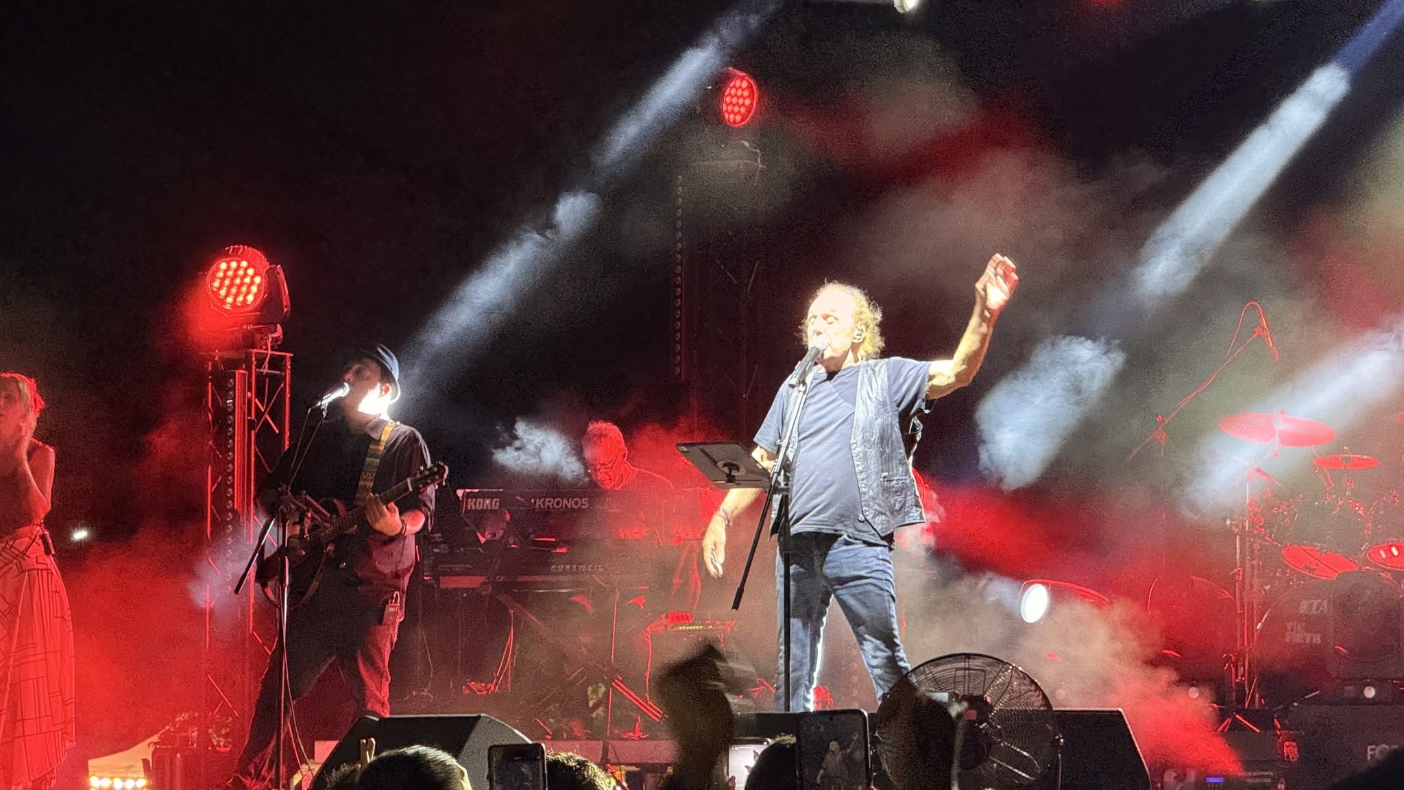 ΠΟΛΙΤΙΣΜΟΣ - Μάγεψε ο Βασίλης Παπακωνσταντίνου στην Ιτέα του δήμου Παλαμά (ΦΩΤΟ) ΠΟΛΙΤΙΣΜΟΣ - Μάγεψε ο Βασίλης Παπακωνσταντίνου στην Ιτέα του δήμου Παλαμά (ΦΩΤΟ)