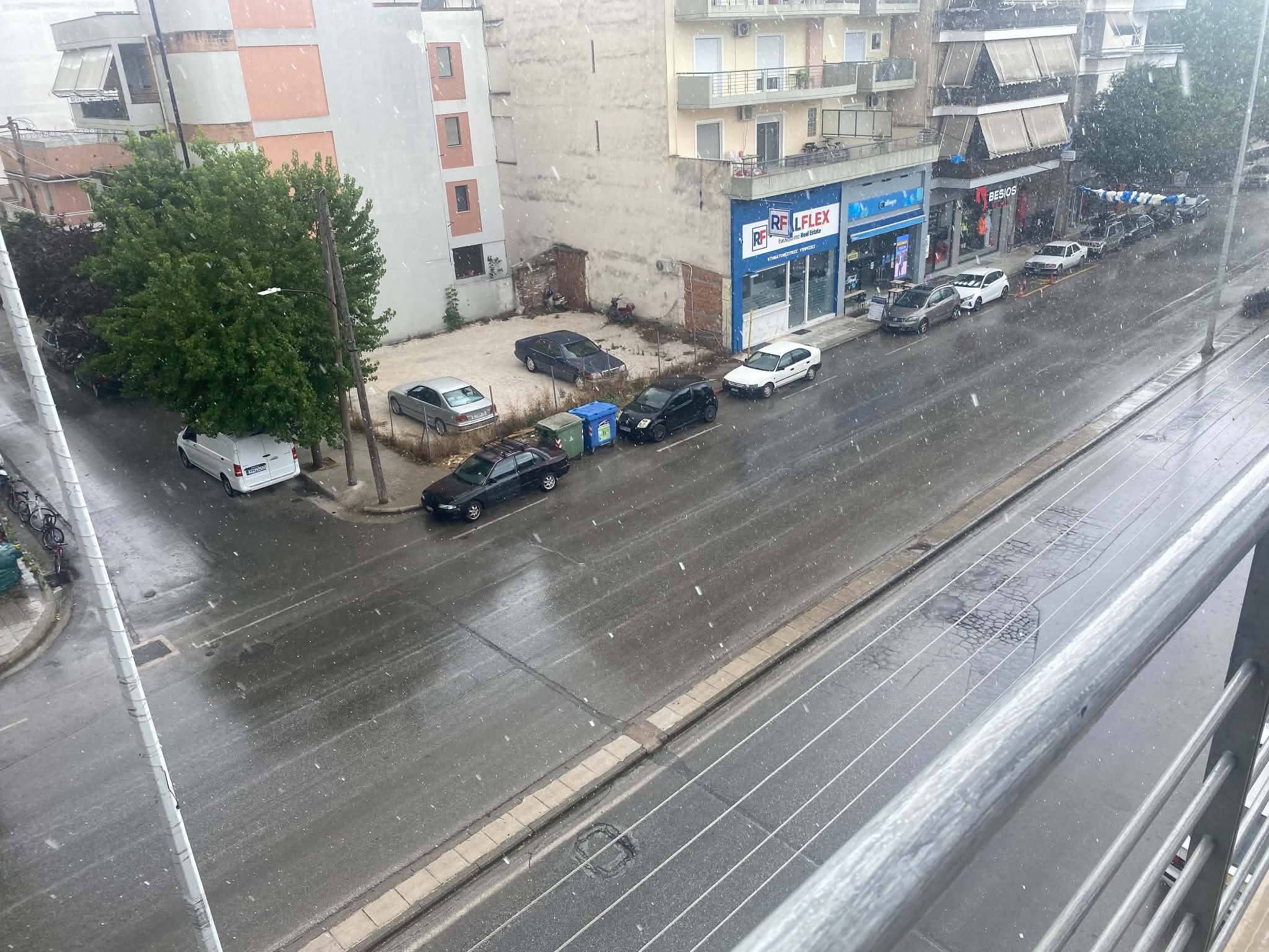 ΛΑΡΙΣΑ - Έντονη βροχόπτωση και δυνατός αέρας το απόγευμα στη Λάρισα (ΦΩΤΟ+video) ΛΑΡΙΣΑ - Έντονη βροχόπτωση και δυνατός αέρας το απόγευμα στη Λάρισα (ΦΩΤΟ+video)
