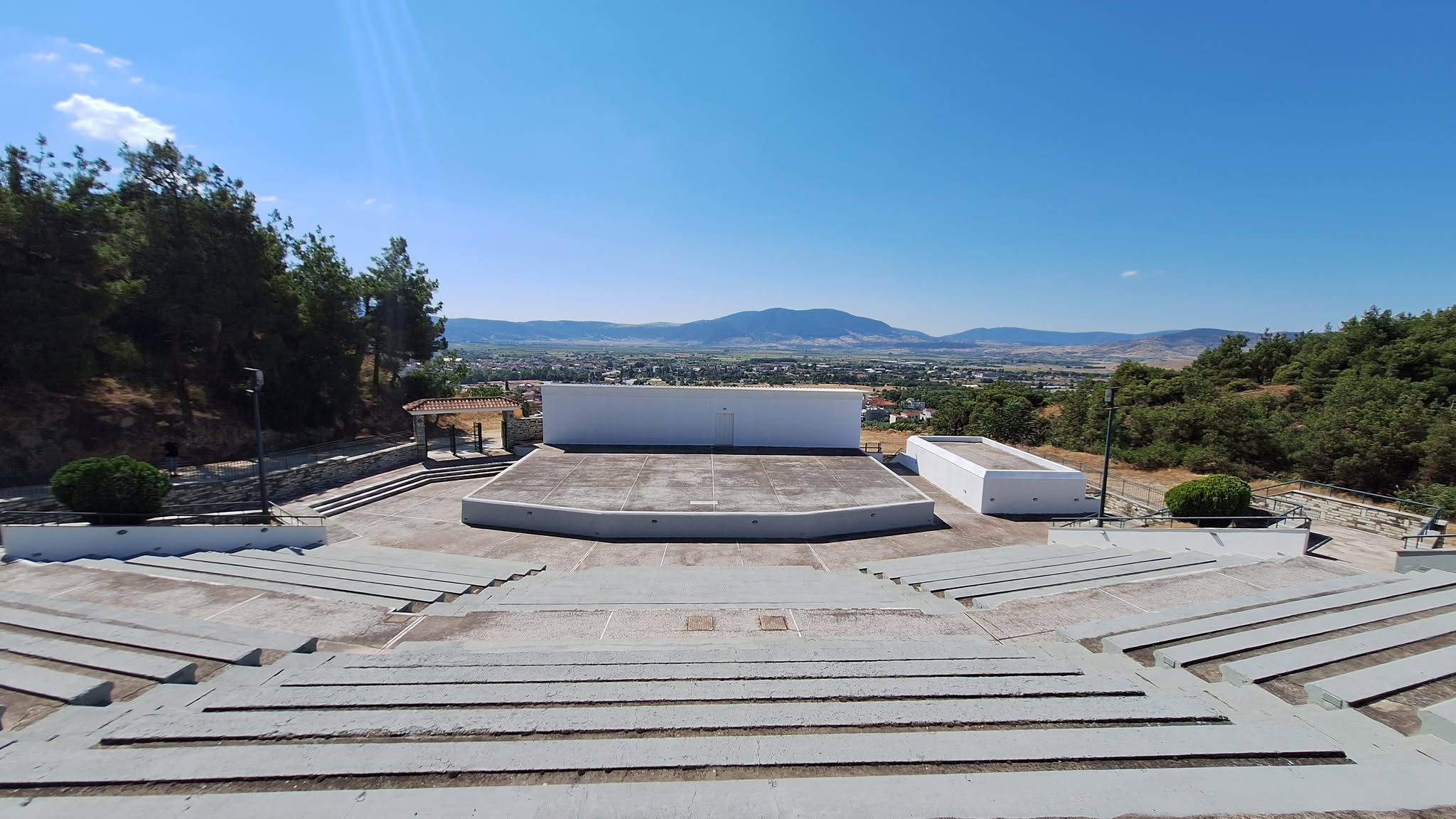 ΛΑΡΙΣΑ - Το Ανοιχτό Θέατρο Ελασσόνας «Δημάρχου Λάζαρου Μεταξιώτη» ανοίγει και πάλι τις πύλες του (ΦΩΤΟ) ΛΑΡΙΣΑ - Το Ανοιχτό Θέατρο Ελασσόνας «Δημάρχου Λάζαρου Μεταξιώτη» ανοίγει και πάλι τις πύλες του (ΦΩΤΟ)