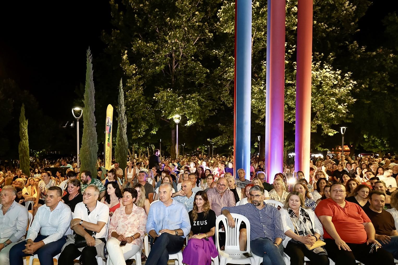 ΠΟΛΙΤΙΣΜΟΣ - Περισσότεροι από 2.000 θεατές στη συναυλία του Χρήστου Θηβαίου στη Λάρισα. ΠΟΛΙΤΙΣΜΟΣ - Περισσότεροι από 2.000 θεατές στη συναυλία του Χρήστου Θηβαίου στη Λάρισα.