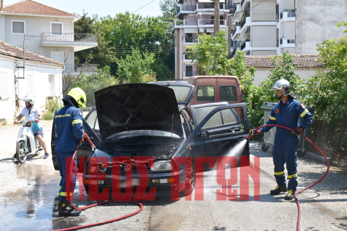 ΚΑΡΔΙΤΣΑ - Στις φλόγες τυλίχθηκε αυτοκίνητο στο κέντρο της Καρδίτσας (ΦΩΤΟ) ΚΑΡΔΙΤΣΑ - Στις φλόγες τυλίχθηκε αυτοκίνητο στο κέντρο της Καρδίτσας (ΦΩΤΟ)