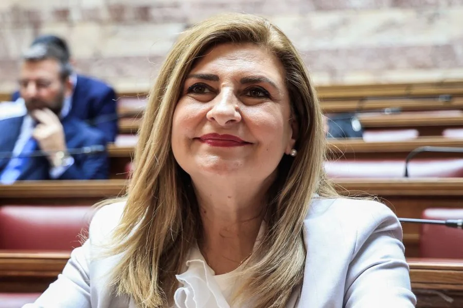 ΛΑΡΙΣΑ - E. Λιακούλη: «Στου αγρότη το κεφάλι, όλα τα τεχνάσματα και τα πειράματα! » ΛΑΡΙΣΑ - E. Λιακούλη: «Στου αγρότη το κεφάλι, όλα τα τεχνάσματα και τα πειράματα! »