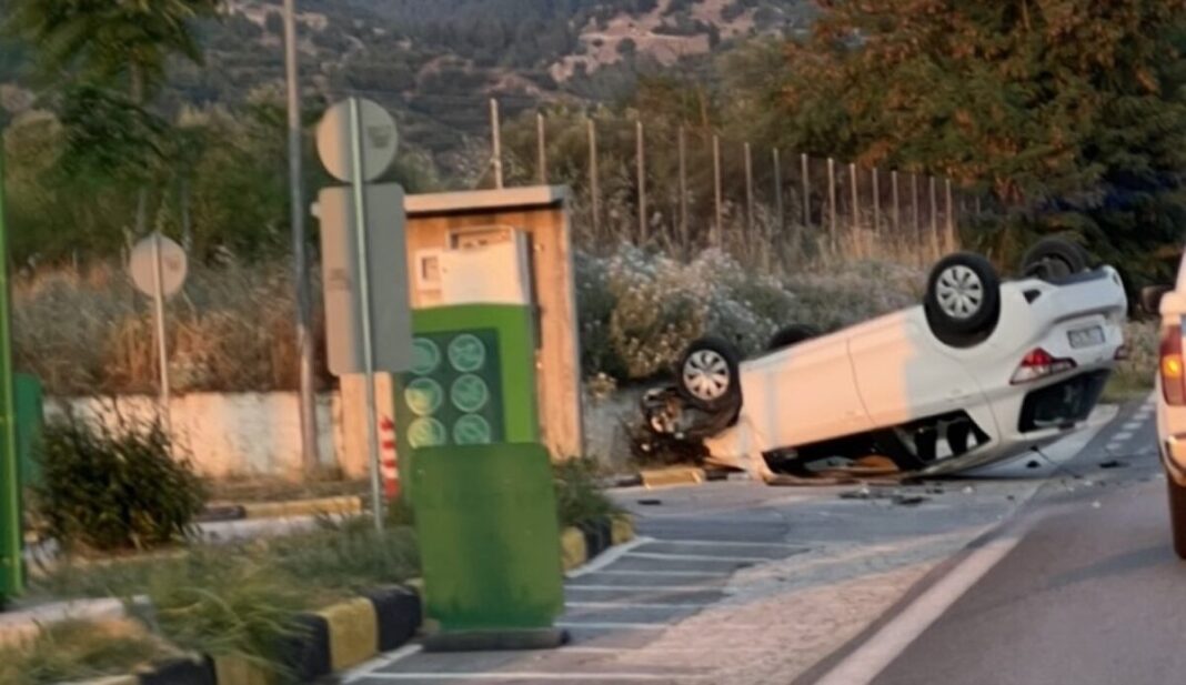 ΛΑΡΙΣΑ - Αναστάτωση στην Ελασσόνα – Αυτοκίνητο ανετράπη και κατέληξε στην άκρη του οδοστρώματος ΛΑΡΙΣΑ - Αναστάτωση στην Ελασσόνα – Αυτοκίνητο ανετράπη και κατέληξε στην άκρη του οδοστρώματος