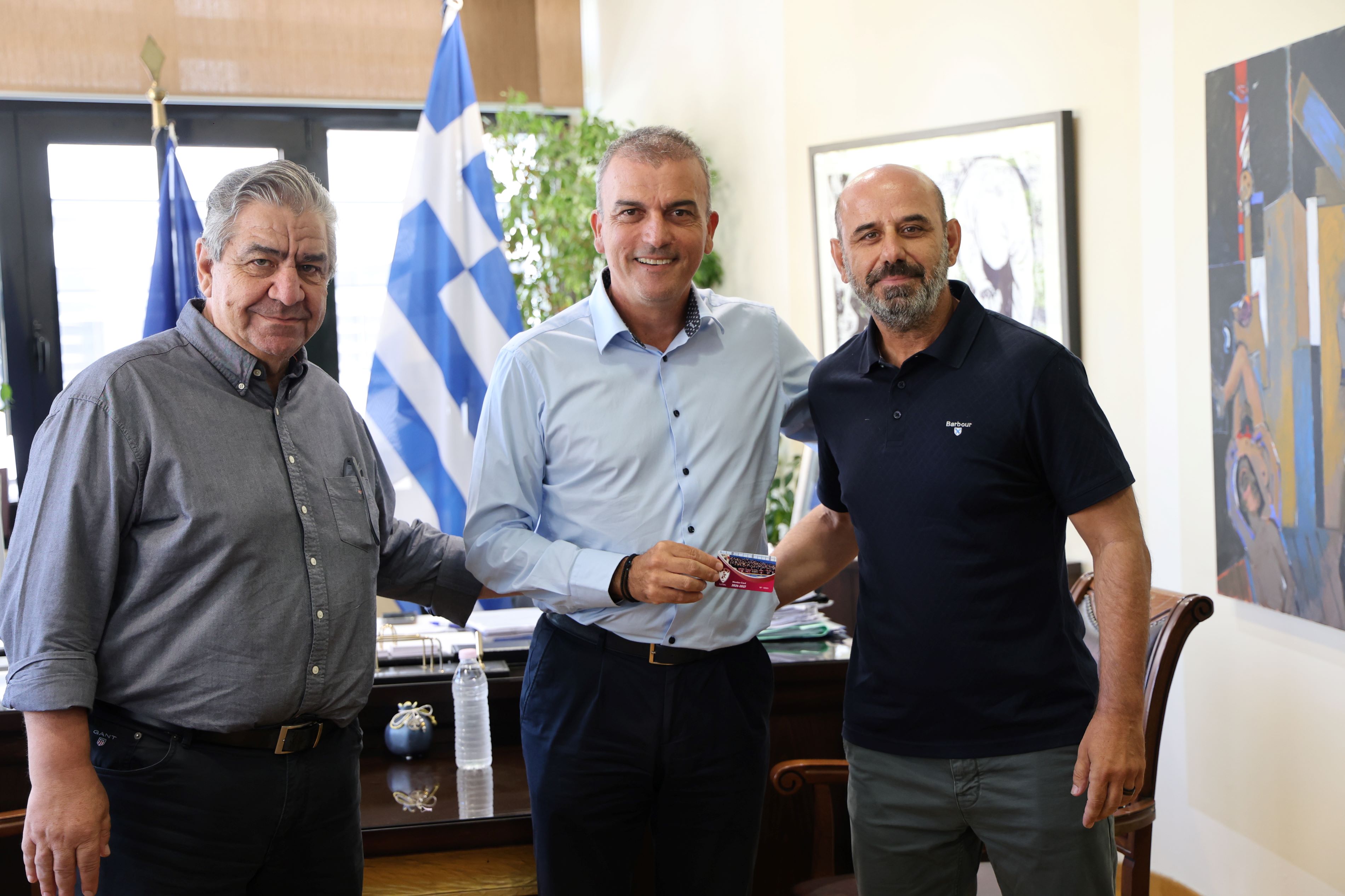 ΛΑΡΙΣΑ - Στον Δήμαρχο Λαρισαίων, Θανάση Μαμάκο, η ομάδα ΑΕΛ Futsal ΛΑΡΙΣΑ - Στον Δήμαρχο Λαρισαίων, Θανάση Μαμάκο, η ομάδα ΑΕΛ Futsal