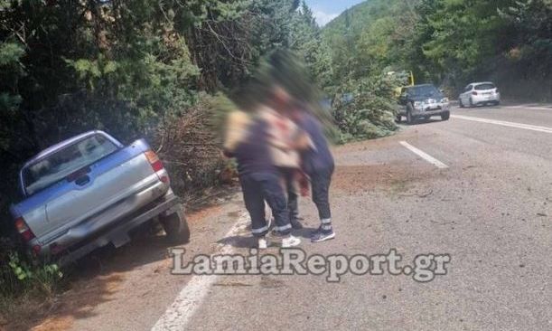 ΕΛΛΑΔΑ - Σοβαρό τροχαίο στη Λαμία: Αγροτικό όχημα βγήκε εκτός δρόμου και έριξε δύο δέντρα - Εικόνες ΕΛΛΑΔΑ - Σοβαρό τροχαίο στη Λαμία: Αγροτικό όχημα βγήκε εκτός δρόμου και έριξε δύο δέντρα - Εικόνες