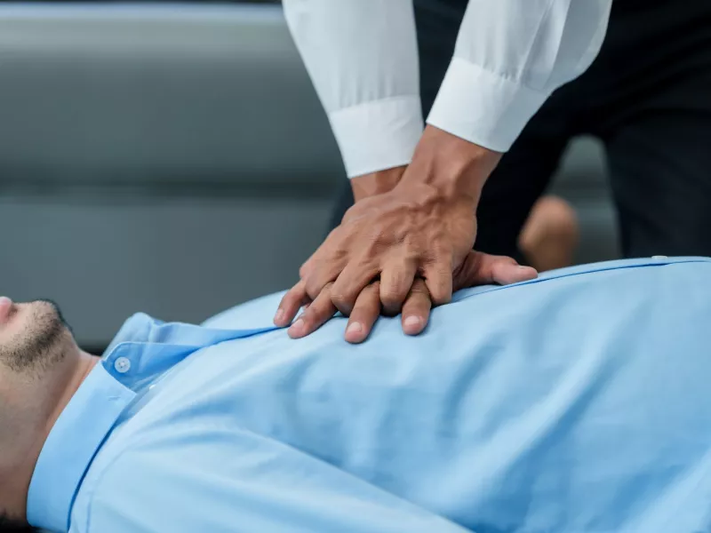 θρήνος τον 15Αύγουστο στην Λάρισα: 55χρονος άνδρας πέθανε από ανακοπή καρδιάς στο χώρο εργασίας του!