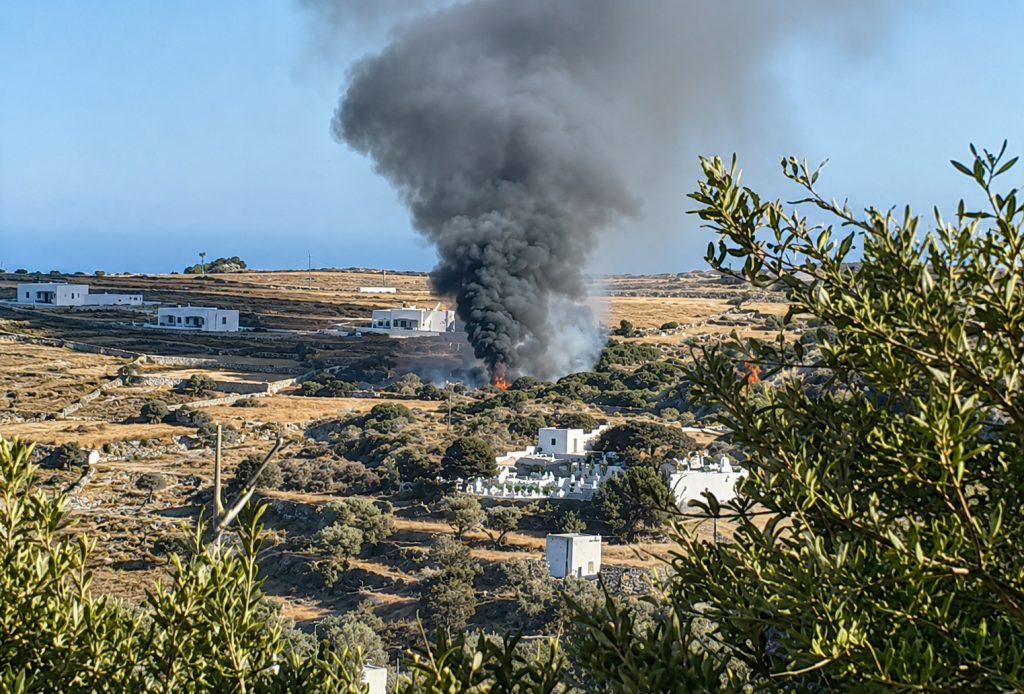 ΕΛΛΑΔΑ - Τραγωδία στη Σίφνο: Συντριβή ελικοπτέρου με τρεις νεκρούς – Νιόπαντρο ζευγάρι και ο πιλότος τα θύματα ΕΛΛΑΔΑ - Τραγωδία στη Σίφνο: Συντριβή ελικοπτέρου με τρεις νεκρούς – Νιόπαντρο ζευγάρι και ο πιλότος τα θύματα