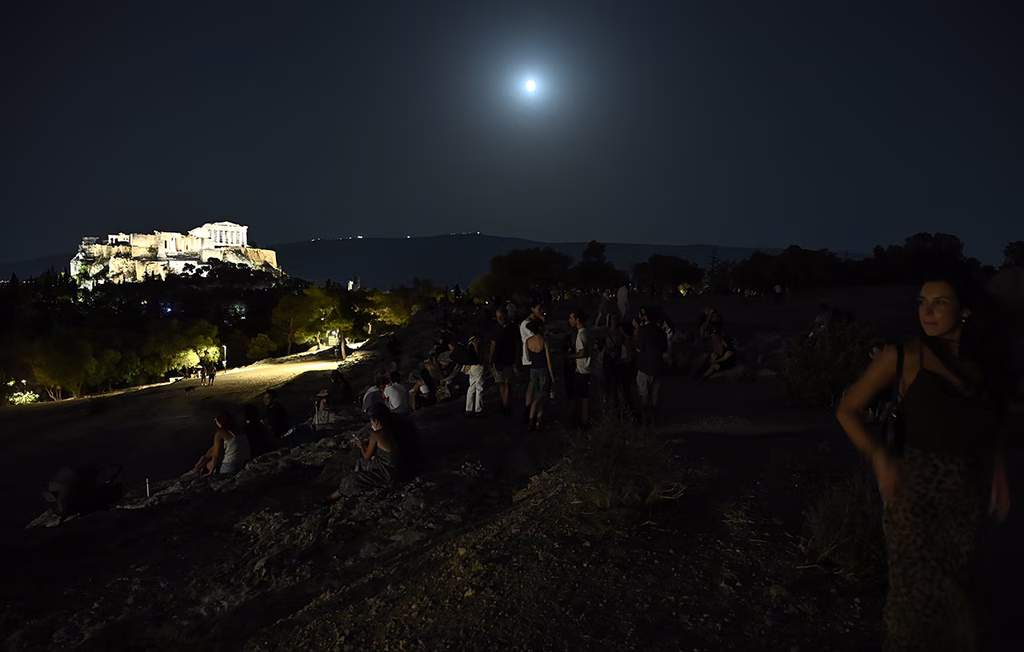 ΕΛΛΑΔΑ - «Φεγγάρι του Οξύρρυγχου»: Η τελευταία πανσέληνος του καλοκαιριού φώτισε την Ελλάδα – Φωτογραφίες ΕΛΛΑΔΑ - «Φεγγάρι του Οξύρρυγχου»: Η τελευταία πανσέληνος του καλοκαιριού φώτισε την Ελλάδα – Φωτογραφίες
