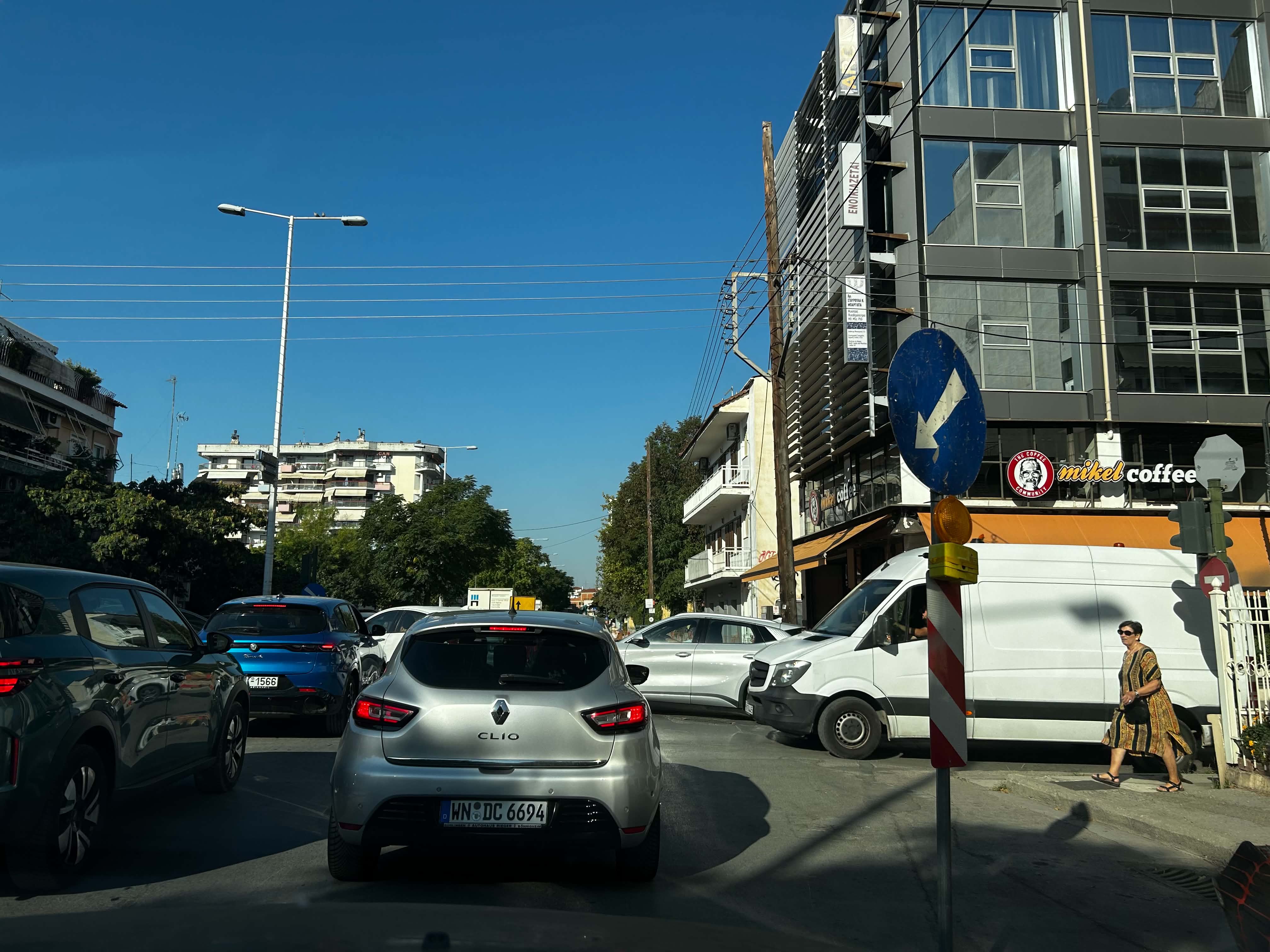 Ταλαιπωρίας συνέχεια στην Ηρώων Πολυτεχνείου όπου σκάβεται το ένα ρεύμα κυκλοφορίας (ΦΩΤΟ) Ταλαιπωρίας συνέχεια στην Ηρώων Πολυτεχνείου όπου σκάβεται το ένα ρεύμα κυκλοφορίας (ΦΩΤΟ)