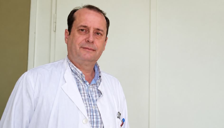 ΒΟΛΟΣ - Σοκ στον Βόλο: Έφυγε από τη ζωή ο ορθοπαιδικός Γιάννης Σούρλας σε ηλικία 60 ετών ΒΟΛΟΣ - Σοκ στον Βόλο: Έφυγε από τη ζωή ο ορθοπαιδικός Γιάννης Σούρλας σε ηλικία 60 ετών