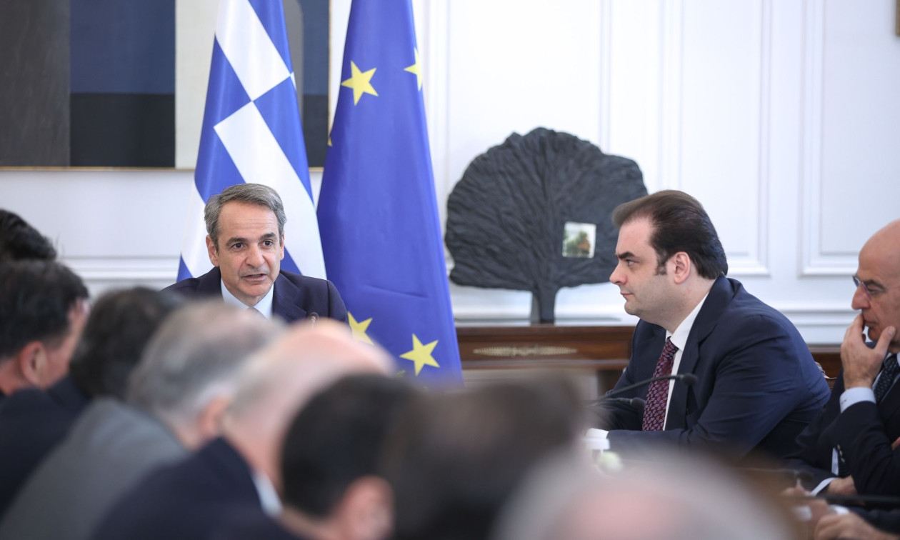 ΟΙΚΟΝΟΜΙΑ - Σύσκεψη στο Μαξίμου για τα καύσιμα: Τέλος του μήνα οι αποφάσεις ΟΙΚΟΝΟΜΙΑ - Σύσκεψη στο Μαξίμου για τα καύσιμα: Τέλος του μήνα οι αποφάσεις