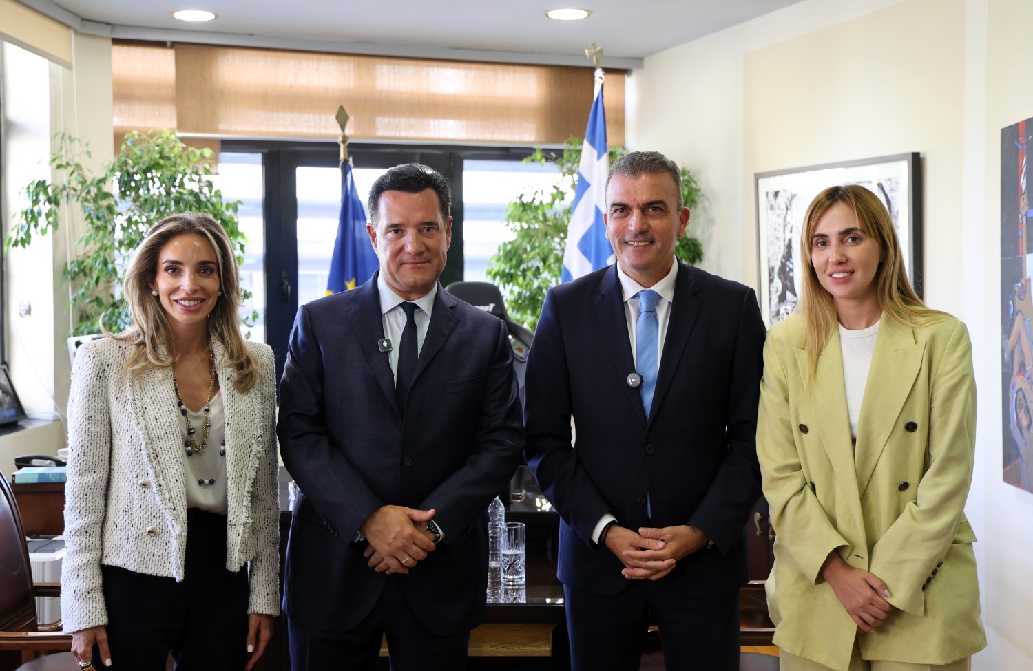ΛΑΡΙΣΑ - Στο Δημαρχείο Λάρισας ο Υπουργός Υγείας - Αναβάθμιση των υπηρεσιών υγείας και έργα για τους πολίτες (ΦΩΤΟ+video) ΛΑΡΙΣΑ - Στο Δημαρχείο Λάρισας ο Υπουργός Υγείας - Αναβάθμιση των υπηρεσιών υγείας και έργα για τους πολίτες (ΦΩΤΟ+video)