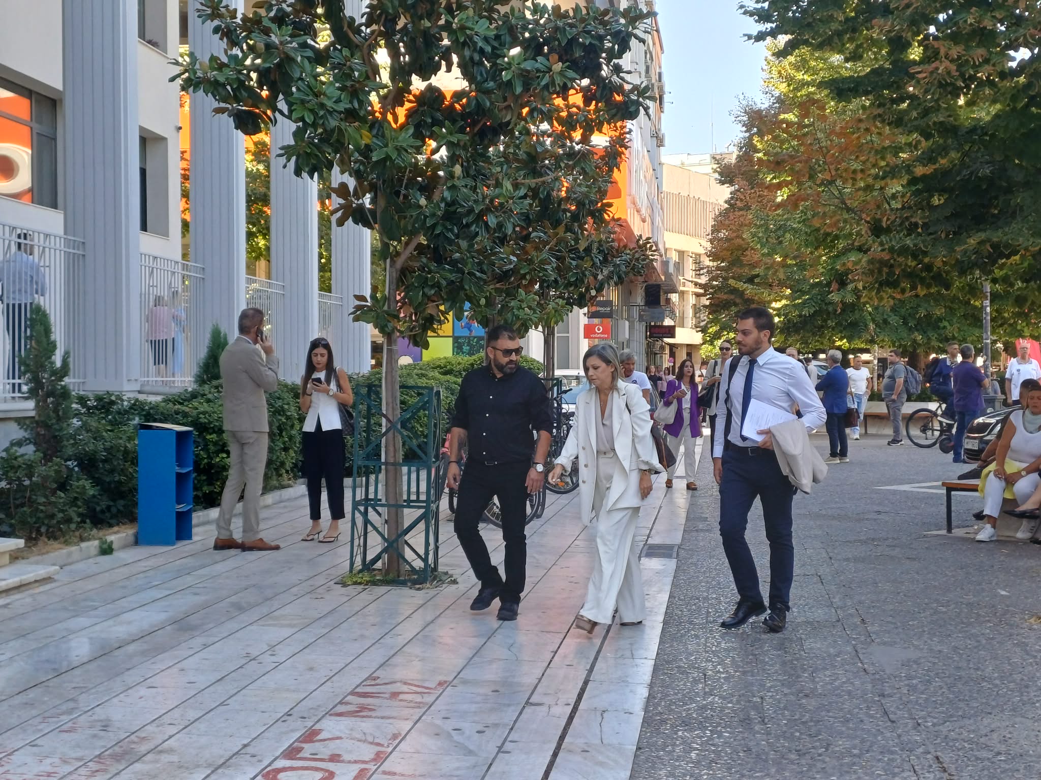 ΛΑΡΙΣΑ - Κατέθεσε έφεση κατά της αποφυλάκισης του ιδιοκτήτη της «Βιολάντα» ο σύζυγος της Βασιλικής Σκαμπαρδώνη (ΦΩΤΟ) ΛΑΡΙΣΑ - Κατέθεσε έφεση κατά της αποφυλάκισης του ιδιοκτήτη της «Βιολάντα» ο σύζυγος της Βασιλικής Σκαμπαρδώνη (ΦΩΤΟ)